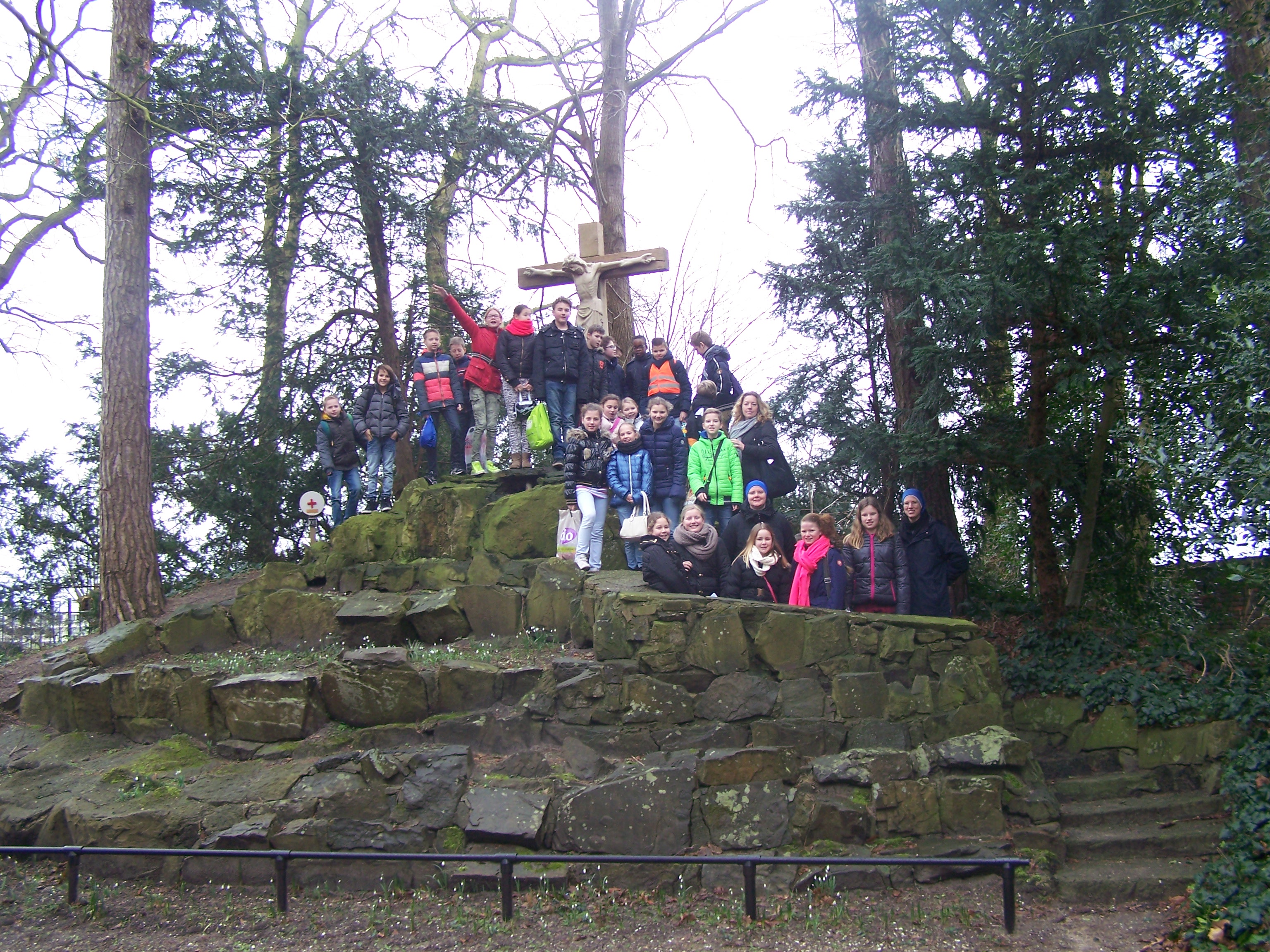 Groep 8b het klooster in