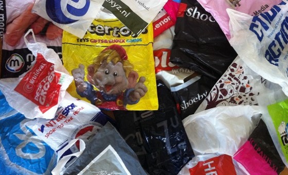 Plastic tassen gevraagd