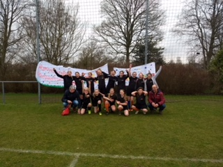Schoolvoetbal groep 8 een groot succes voor de meiden!